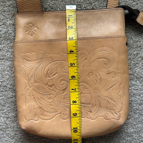 Patricia Nash Tan Crossbody Bag Tooled Floral Leather Classic Minimalist Western - Picture 3 of 10